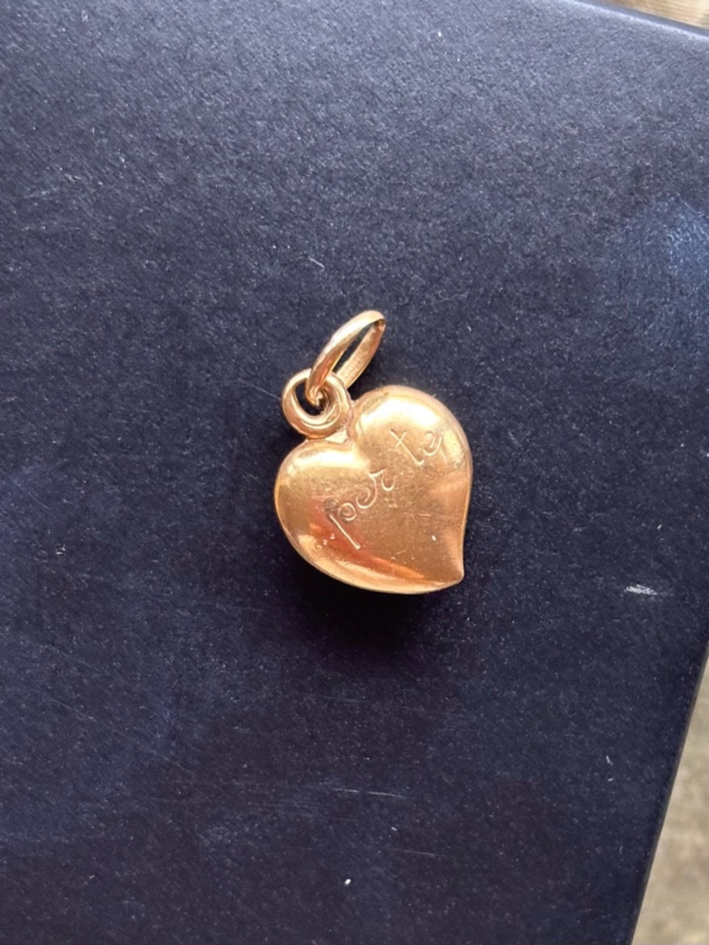 18K Vintage Gold Heart Pendant with Red Stone - Picture 5 of 6